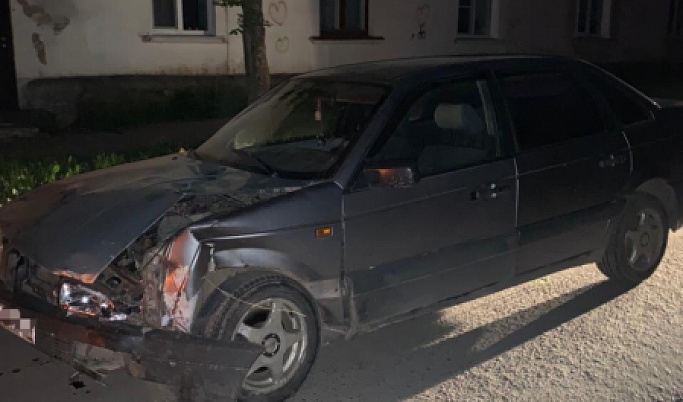 Житель Нелидово угнал у знакомого автомобиль и попал в ДТП