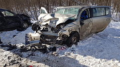 Два человека погибли в лобовом столкновении на дороге в Тверской области