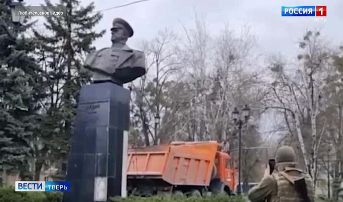 В Харькове снесли памятник маршалу Жукову