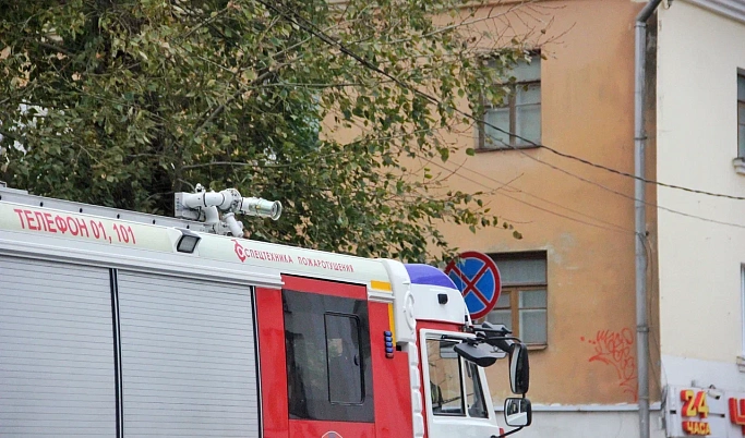 Ночной пожар охватил жилой дом в Тверской области. Есть пострадавшие