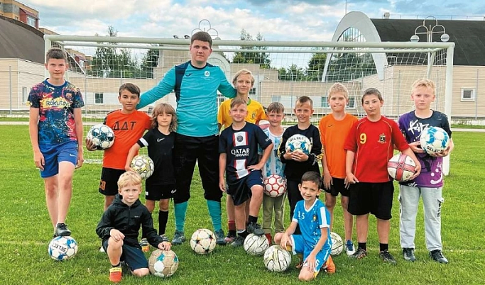 Вратарь «Энергетика» провел мастер-классы для маленьких футболистов