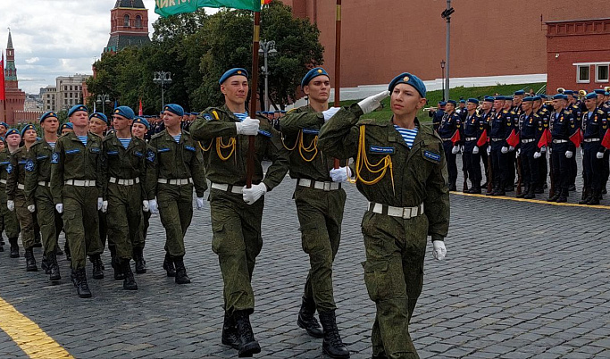 Юные тверитяне приняли участие в параде Воздушно-десантных войск на Красной площади в Москве