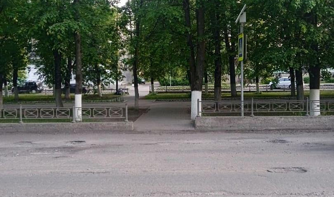 В Тверской области иномарка сбила ребенка на нерегулируемом пешеходном переходе 