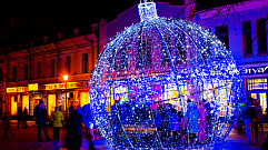 Рождественская ярмарка продолжает свою работу на улице Трехсвятской в Твери