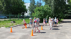 В Твери воспитанники детского сада приняли участие в мероприятии «В стране ПДД»