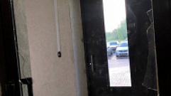 В ЖК «Волга Лайф» в Твери сосед-вандал вынес с ноги дверь подъезда