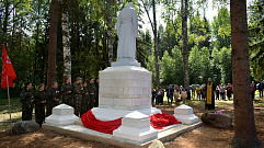 В Оленинском районе открыли реконструированный памятник на воинском захоронении