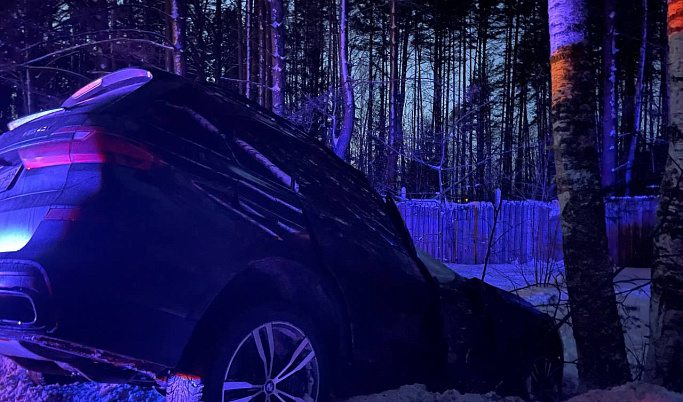 60-летний мужчина разбился на BMW X7 в Твери