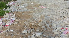 В Калининском районе дорогу отремонтировали бетонными обломками
