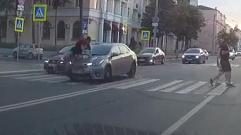 Момент ДТП с велосипедистом в Твери попал на видео