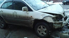 В Твери автоледи на Ниссане устроила аварию с тремя автомобилями