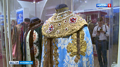 Исторические костюмы Александринского театра представлены на выставке в Твери