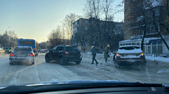 На улице Горького в Твери столкнулись три иномарки 