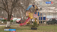 Съёмочная группа «Вести Тверь» проверила детские площадки в Заволжском районе                                                 
