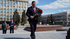 В День Победы Игорь Руденя возложил цветы к стеле «Город воинской славы» в Твери