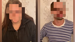 Сразу двух курьеров мошенников поймали в Тверской области