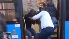 Пьяные пассажиры напали на водителя автобуса в Твери
