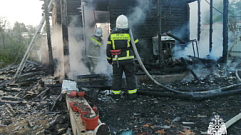 В деревне Удомельского округа ночной пожар уничтожил дачный дом