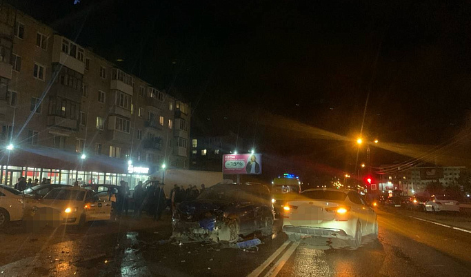 Шесть автомобилей столкнулись на проспекте Корыткова в Твери