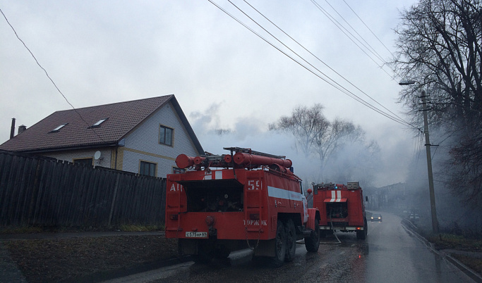 В Торжке произошел пожар на улице Луначарского 