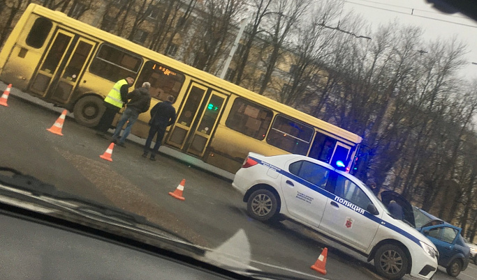 Появилось видео с места аварии на Вагжанова в Твери