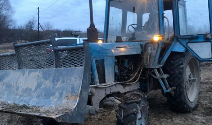 Житель Тверской области за сутки похитил сварочный аппарат и трактор