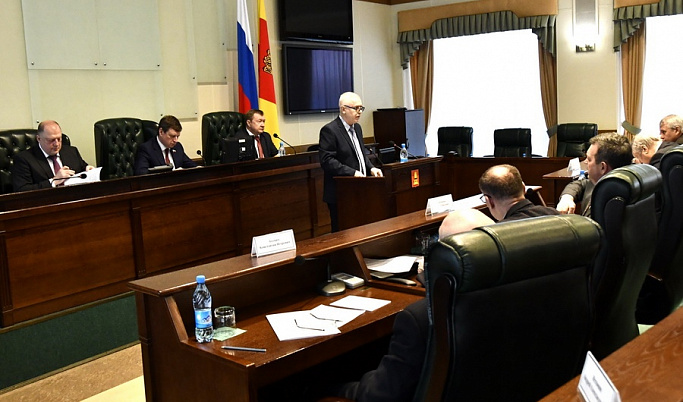 В парламенте Тверской области обсудили поправки к Конституции