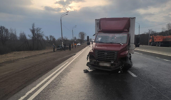 В Торжокском районе «ГАЗ» столкнулся с автомобилем «Опель»