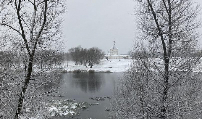 В воскресенье в Тверской области продолжит идти снег