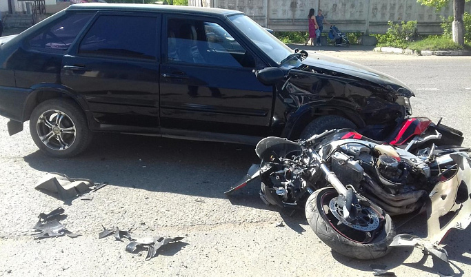 Ржевская автоледи сбила мотоциклиста