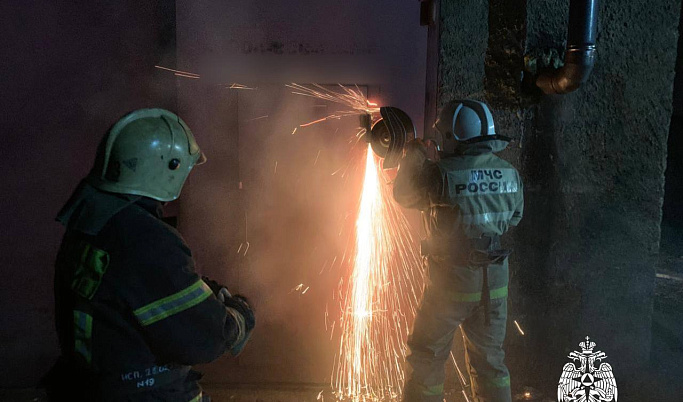 В Тверской области загорелся гараж