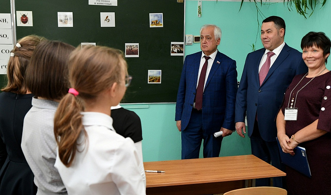Игорь Руденя посетил ржевские школы