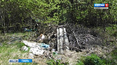 В Андреапольском районе на полях обнаружили свалки
