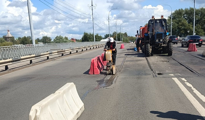 В Твери начался ремонт Тверецкого моста