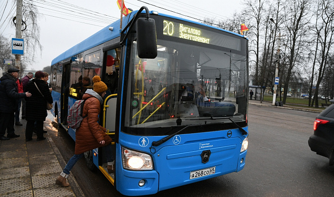 В Твери продолжают принимать на работу водителей автобусов