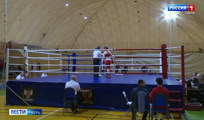 В Твери проходят соревнования по боксу памяти Виталия Карелина