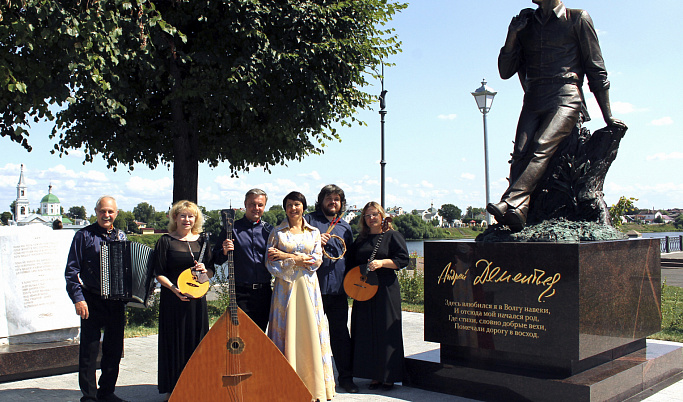 На межрегиональном фестивале Тверскую область представит ансамбль народной музыки «КалиНА-АРТ»