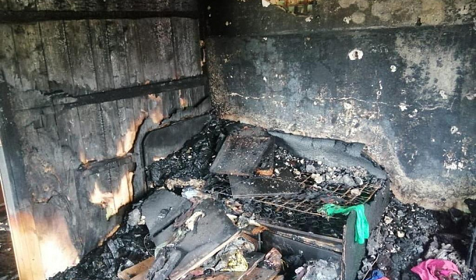 Появились фото с места пожара во Ржеве, после которого погибла 7-летняя девочка