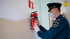 Жителям Тверской области напоминают правила использования огнетушителя