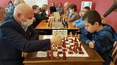 Турнир «День Победы» в Торжке объединил 40 шахматистов разных поколений
