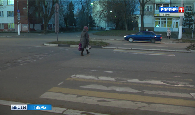 В Твери рядом со школой №35 пешеходы нарушают правила дорожного движения                                                       