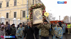 По тверским улицам в день Казанской иконы Божией Матери прошел Крестный ход