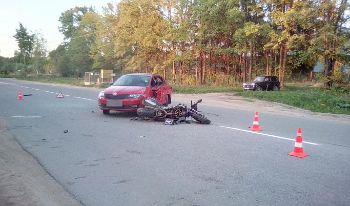 Мотоциклист без прав устроил ДТП в Тверской области