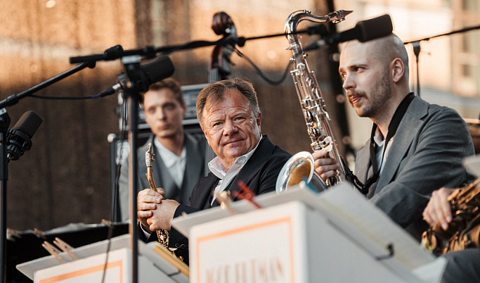 В Твери прошел концерт Московского джазового оркестра под управлением Игоря Бутмана