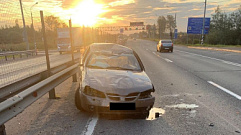 В Тверской области водитель уснул за рулем и врезался в отбойник