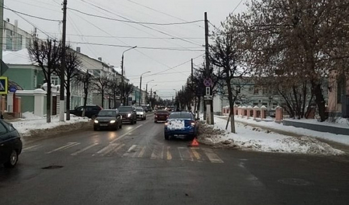 В Твери на Новоторжской улице автоледи сбила 25-летнюю девушку