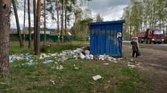 В Тверской области после жалобы жителей убрали мусор с остановки