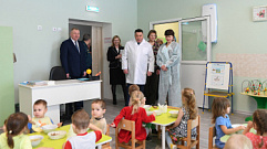 Игорь Руденя посетил детский сад в селе Бурашево под Тверью