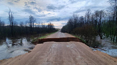 На размытых дождем дорогах Тверской области ведутся восстановительные работы