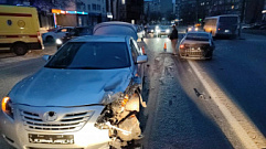 Три автомобиля столкнулись на Смоленском переулке в Твери